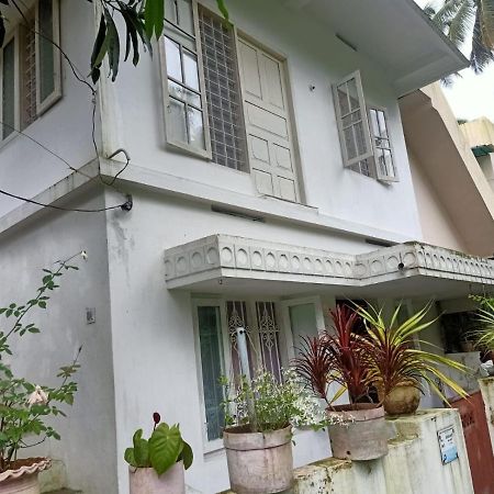 Jestine Homestay Kochi Exterior photo